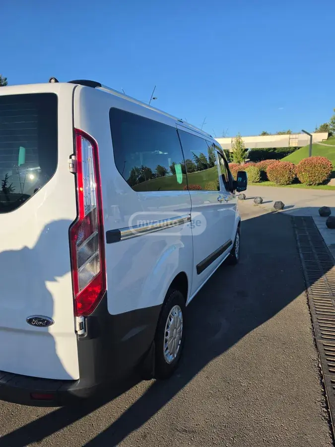 Ford Tourneo Custom 2014 — photo 2