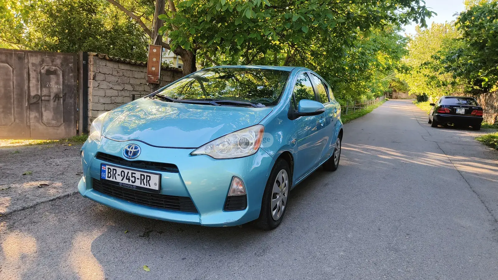 Toyota Prius C 2014 — photo 2