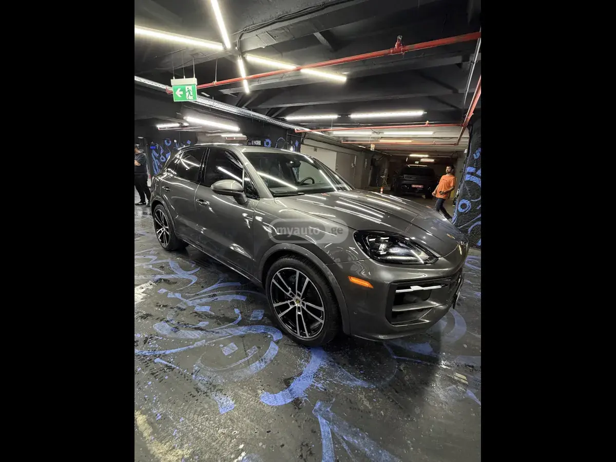 Porsche Cayenne 2025 — photo 2