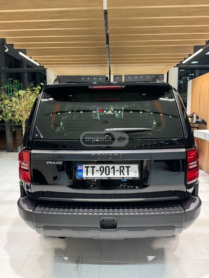 Toyota Land Cruiser Prado 2026 — photo 2
