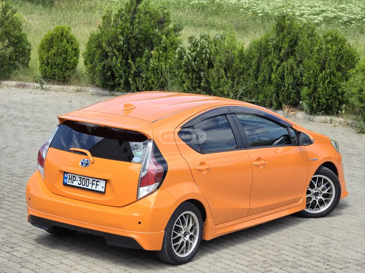 Toyota Aqua 2015 — photo 2