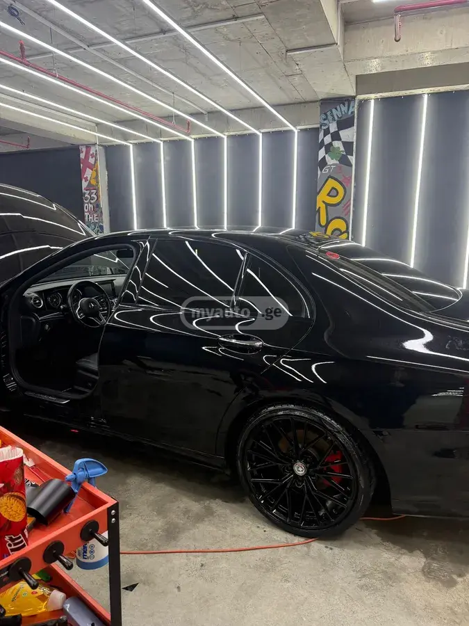 Mercedes-Benz E 350 2020 — photo 2