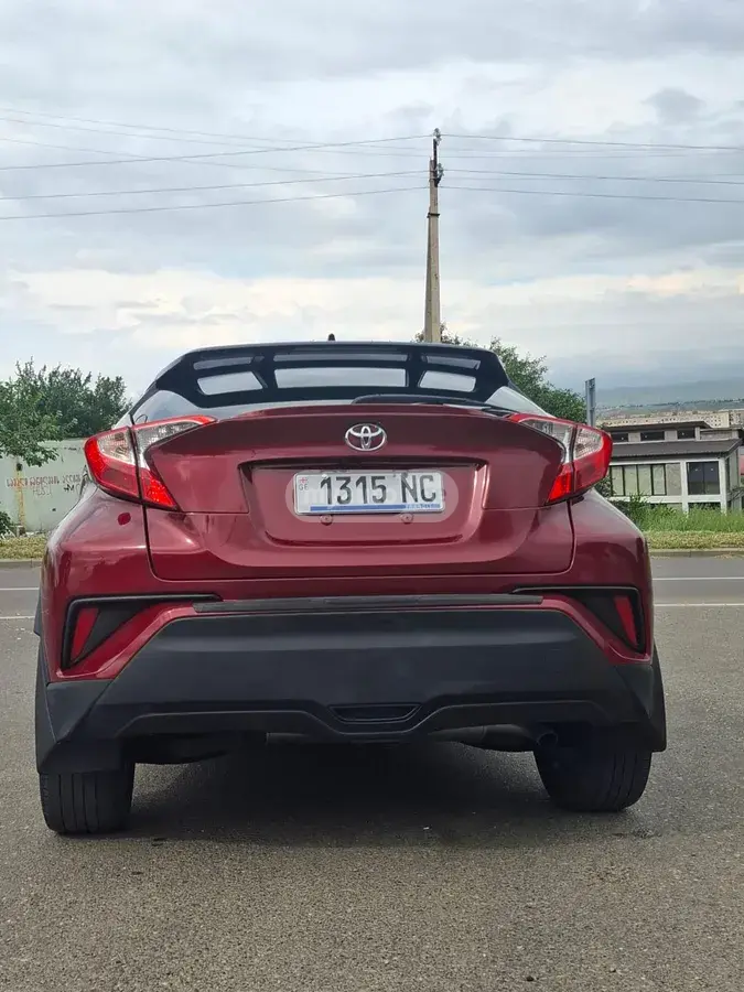 Toyota CHR 2019 — photo 2