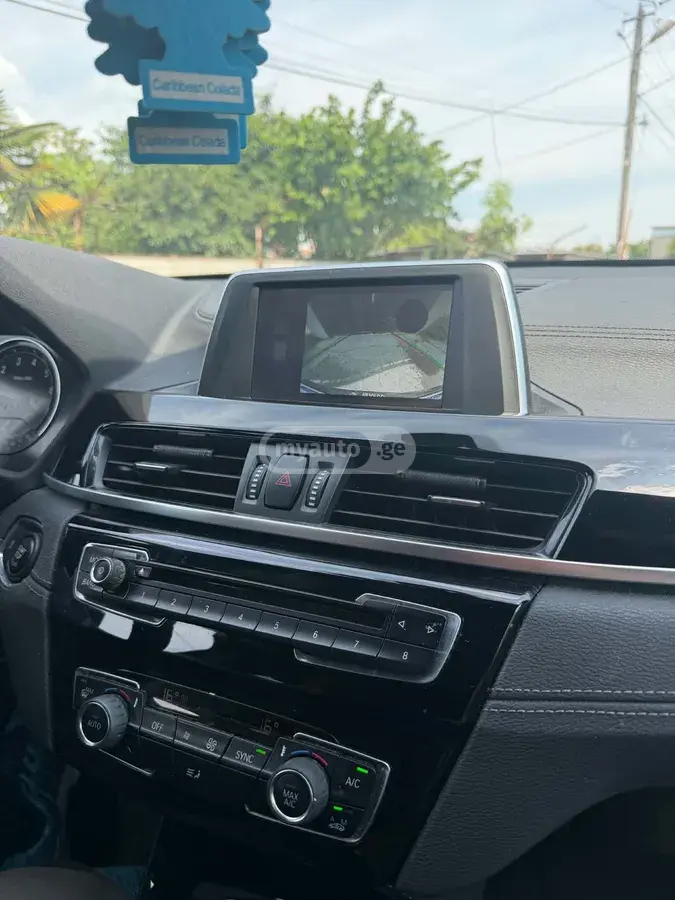 BMW X2 2018 — photo 2