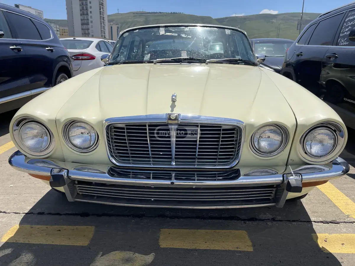 Jaguar XJ6 1974 — photo 2