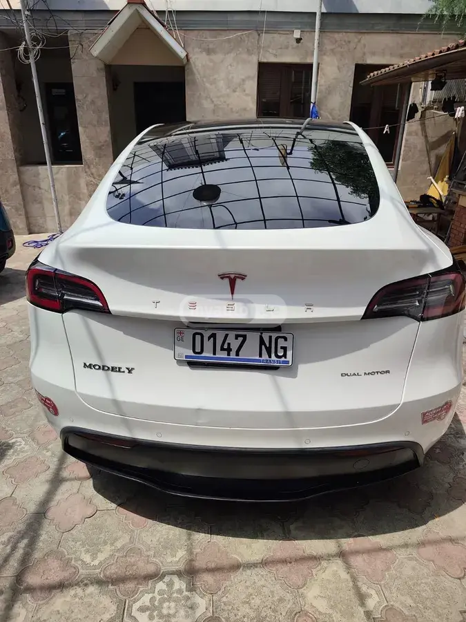 Tesla Model Y 2020 — photo 2