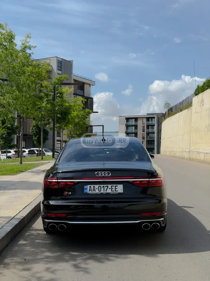 Audi S8 2022 — photo 2
