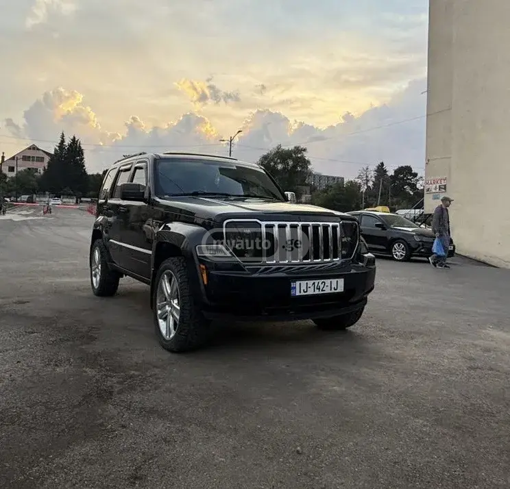 Jeep Liberty 2012 — photo 2