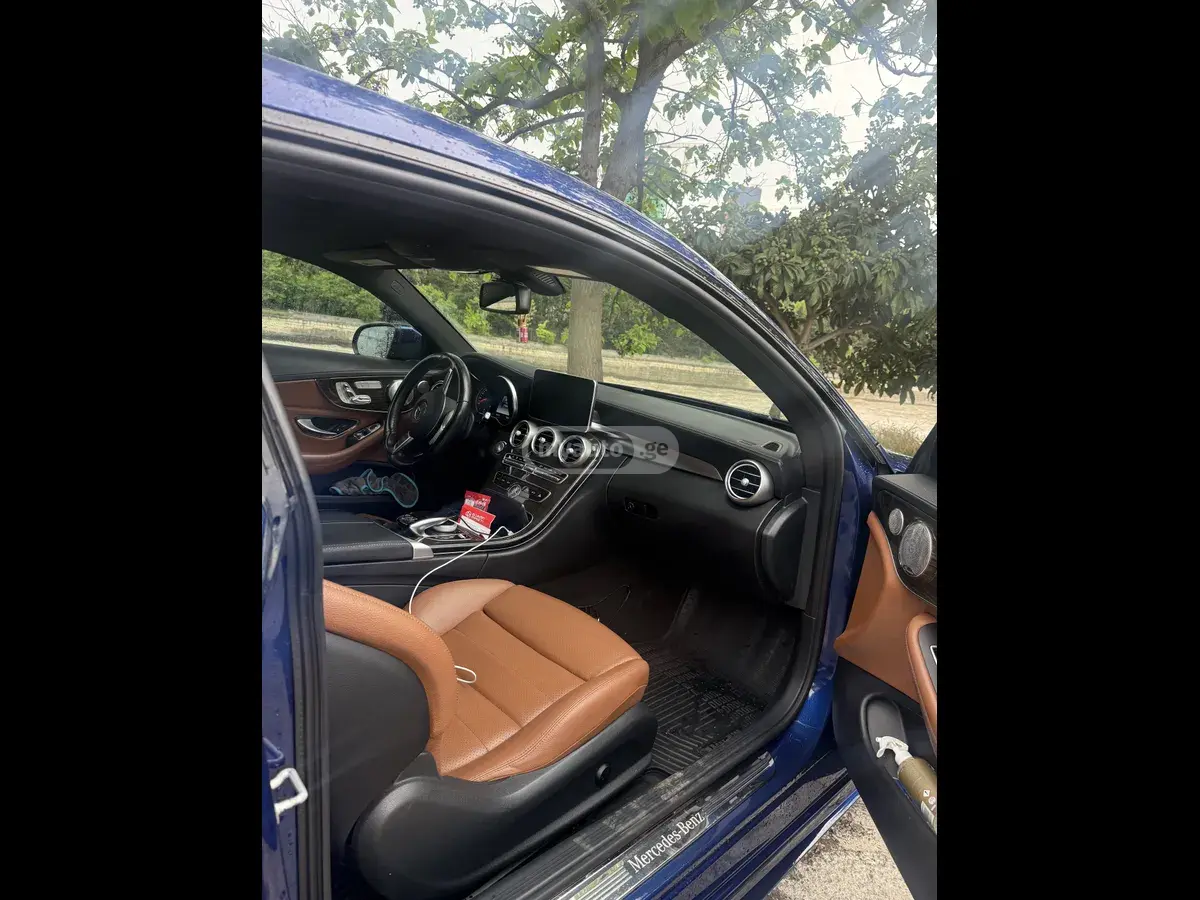 Mercedes-Benz C 300 2016 — photo 2