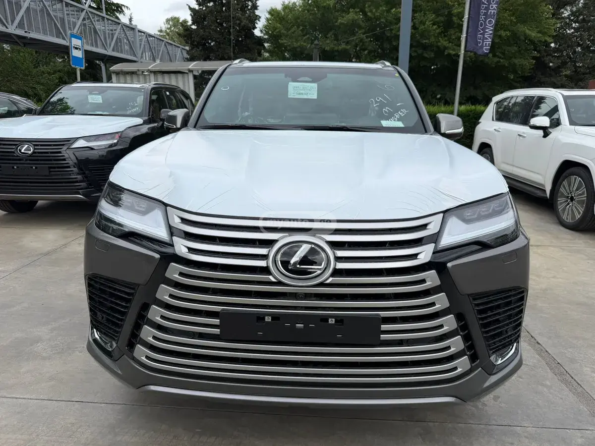 Lexus LX 500 2026 — photo 2