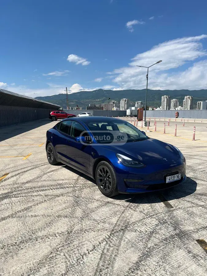 Tesla Model 3 2023 — photo 2