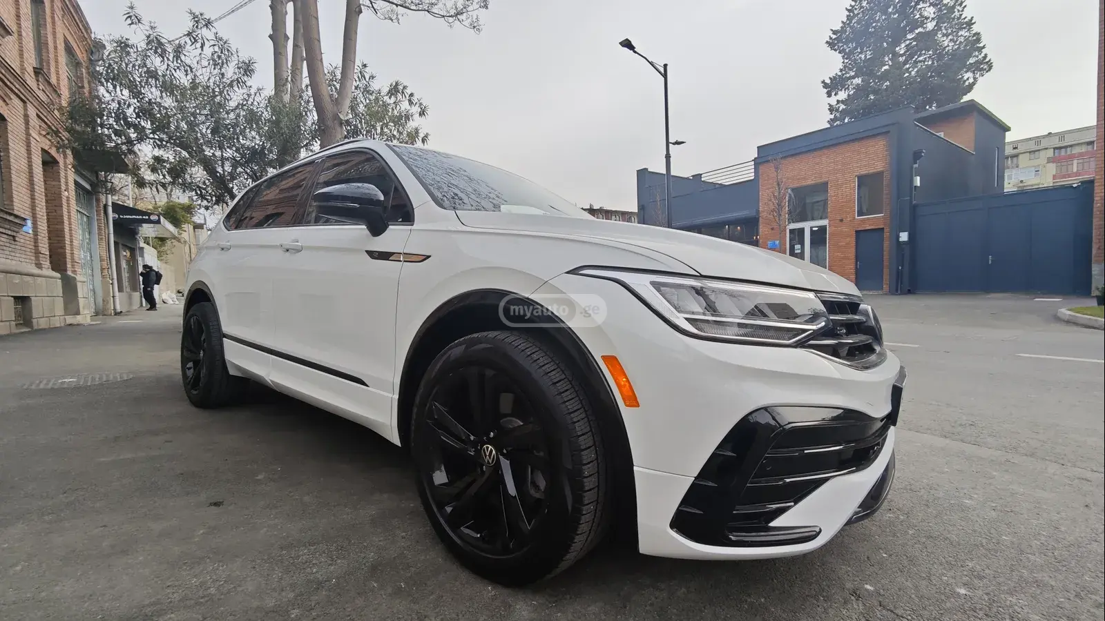 Volkswagen Tiguan 2022 — photo 2