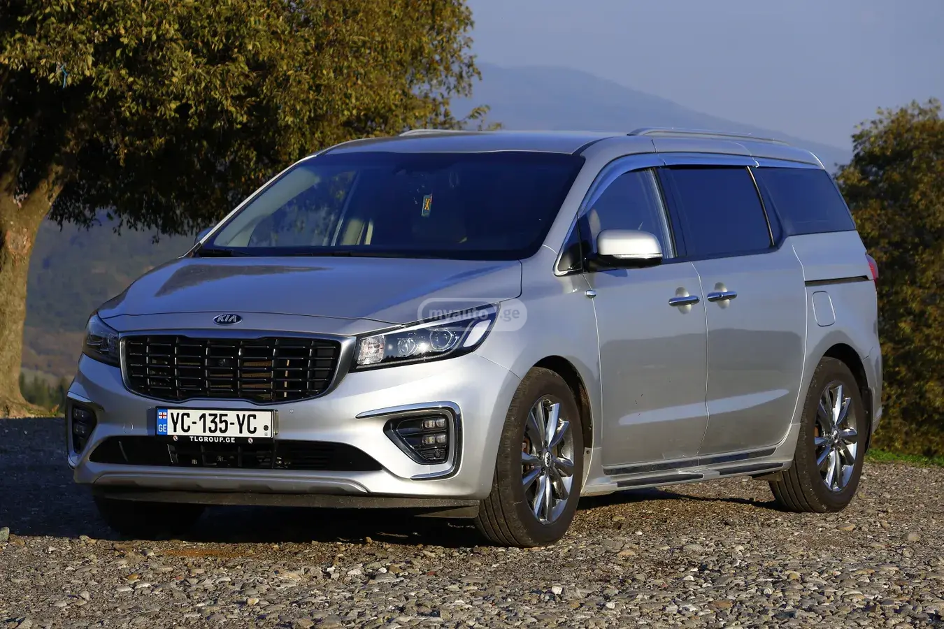 Kia Carnival 2019 — photo 2