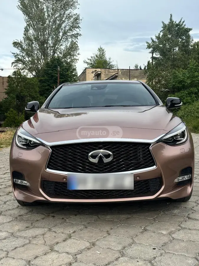 Infiniti QX30