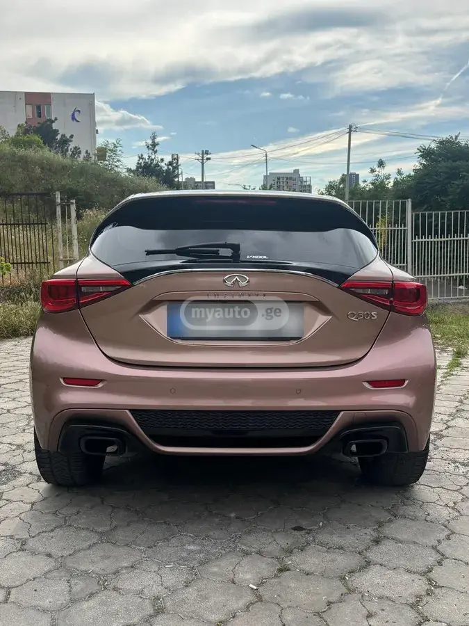 Infiniti QX30 2017 — photo 2