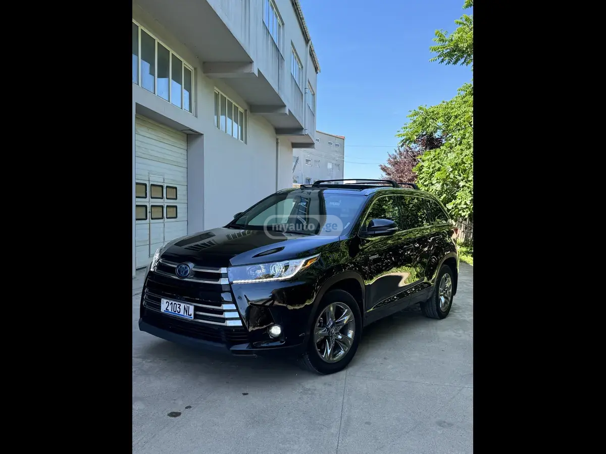 Toyota Highlander 2018 — photo 2
