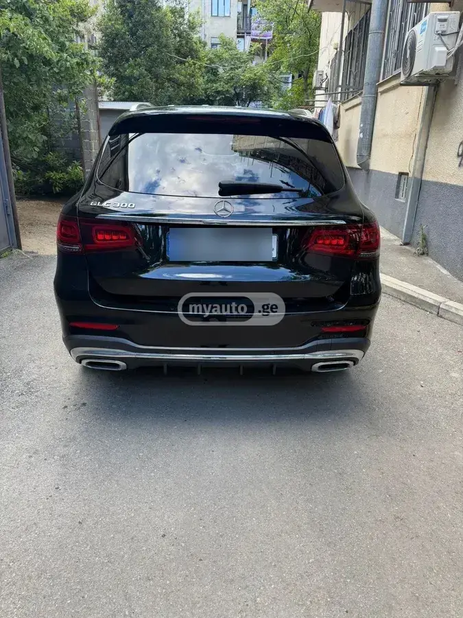 Mercedes-Benz GLC 300 2019 — photo 2