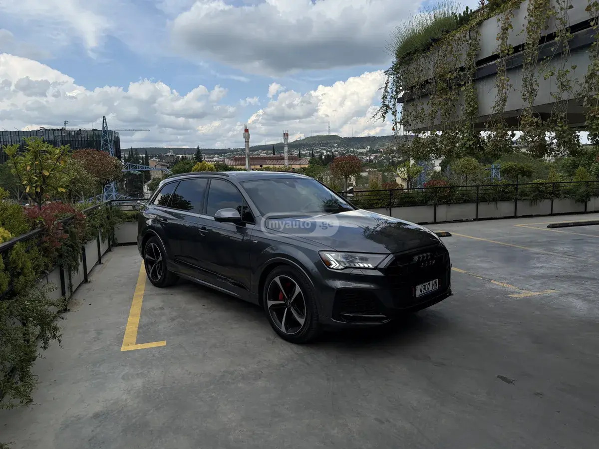 Audi Q7 2024 — photo 2