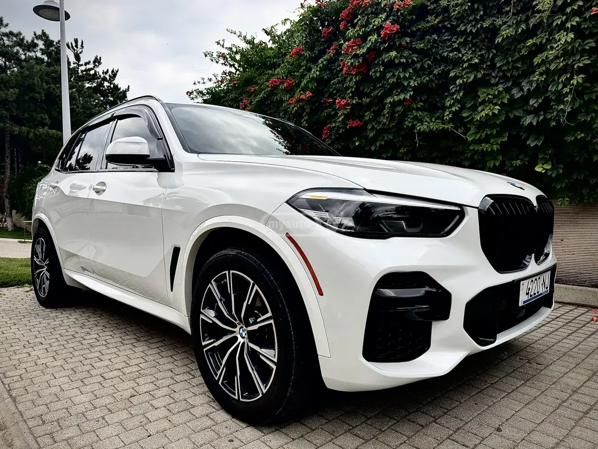 BMW X5 2022 — photo 2