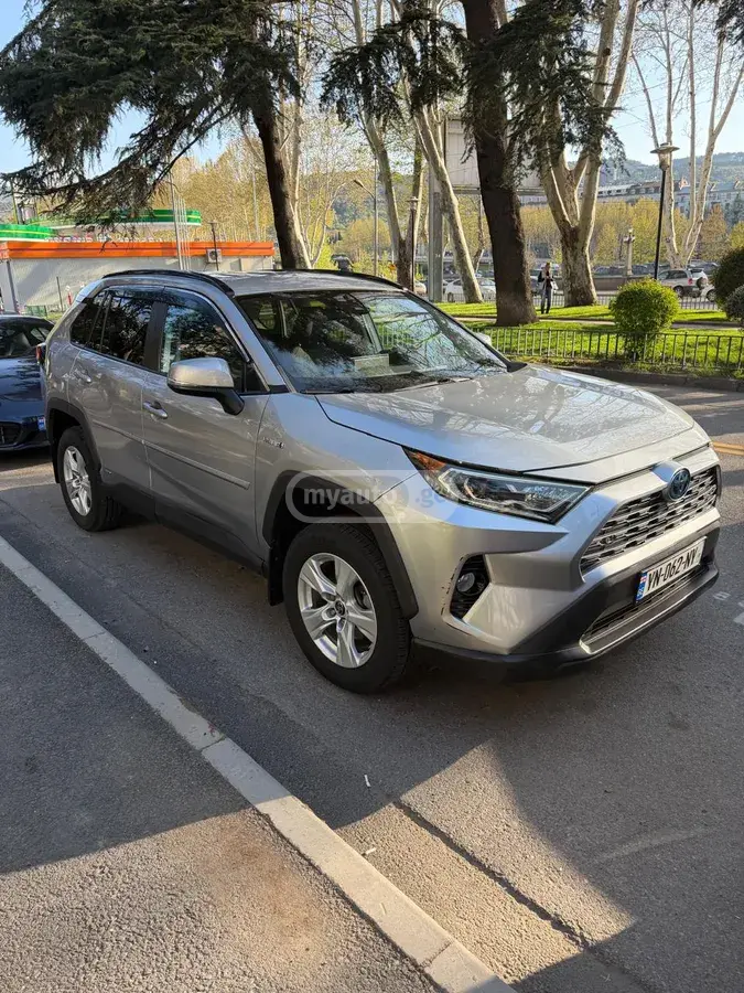 Toyota RAV4 2021 — photo 2