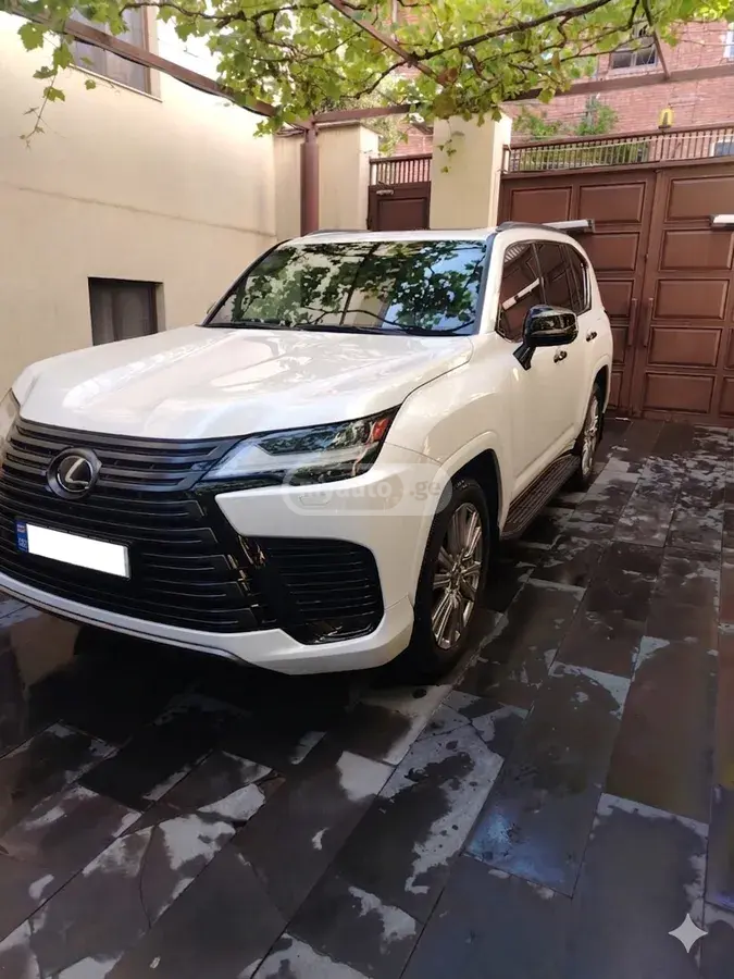 Lexus LX 600 2025 — photo 2