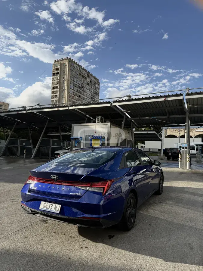 Hyundai Elantra 2022 — photo 2