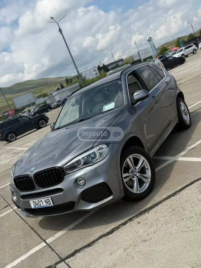 BMW X5 2015 — photo 2