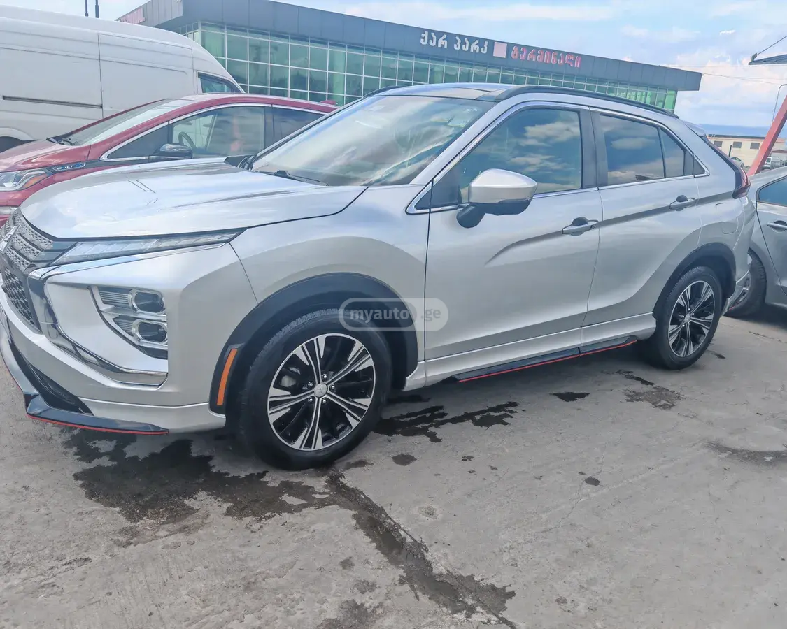 Mitsubishi Eclipse Cross 2022 — photo 2