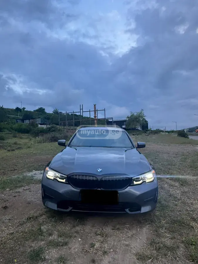 BMW 330