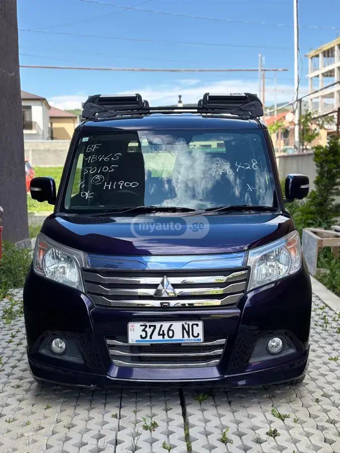 Mitsubishi Delica D2 2018 — photo 2