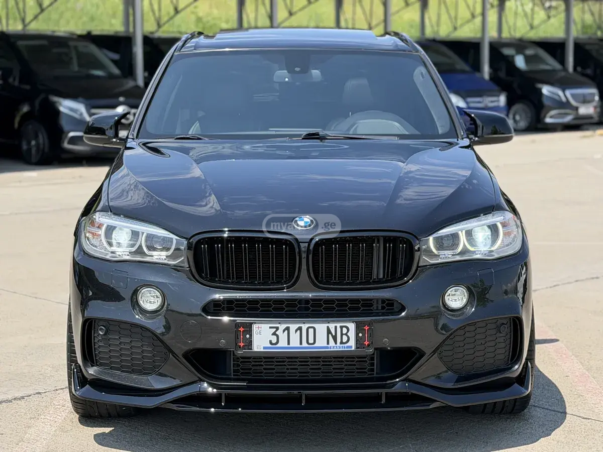 BMW X5 2017 — photo 2