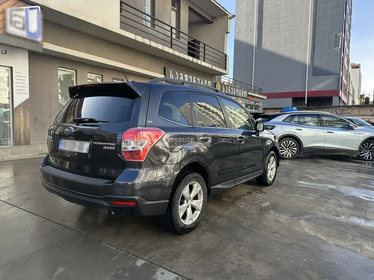 Subaru Forester 2017 — photo 2