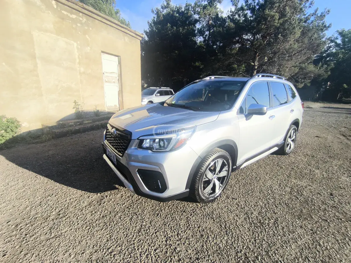 Subaru Forester 2019 — photo 2