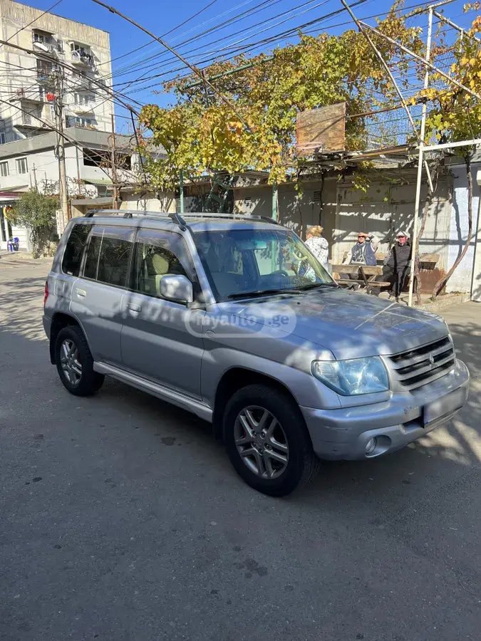 Mitsubishi Pajero IO 2004 — photo 2