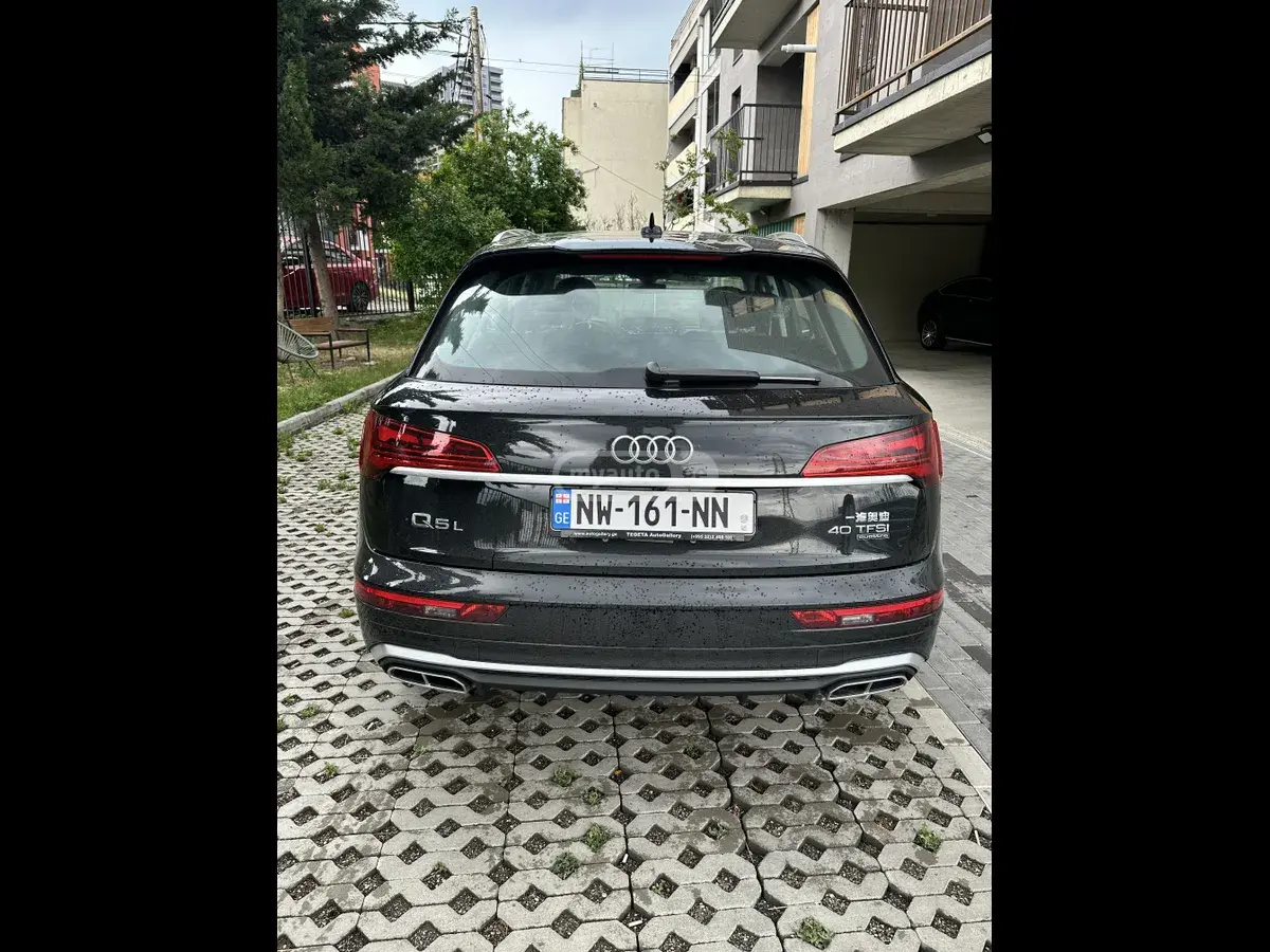 Audi Q5 2025 — photo 2