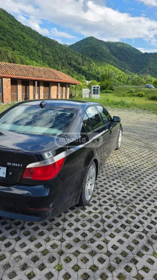 BMW 330 2004 — photo 2