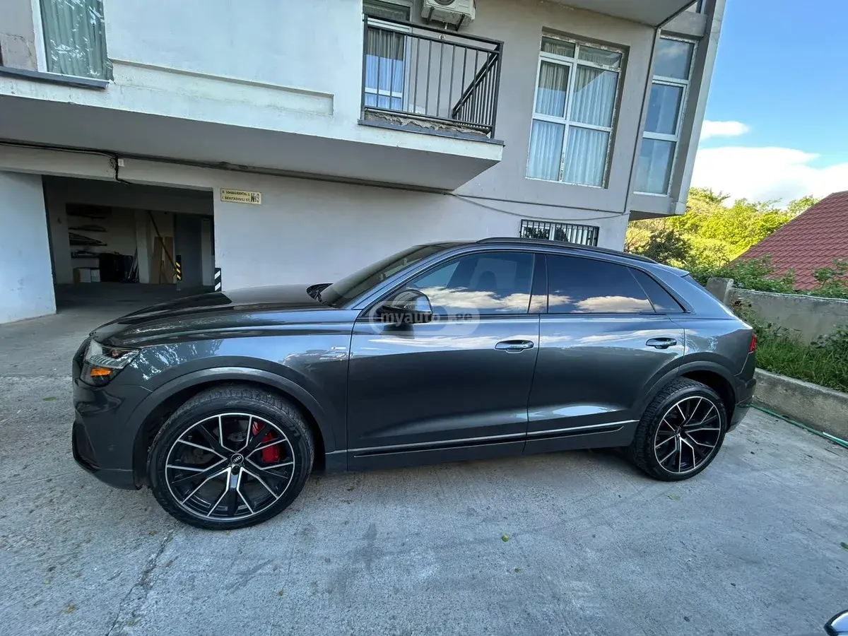 Audi Q8