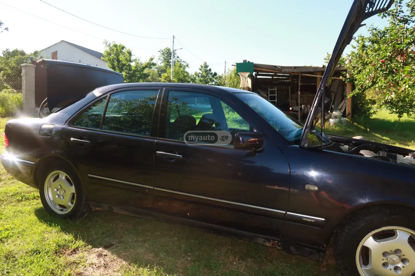 Mercedes-Benz E 210 1997 — photo 2