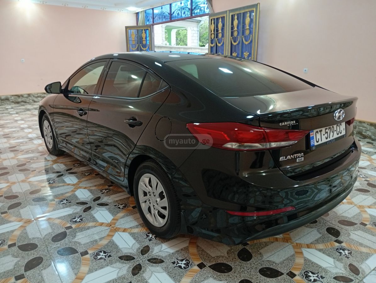 Hyundai Elantra 2019 — photo 2