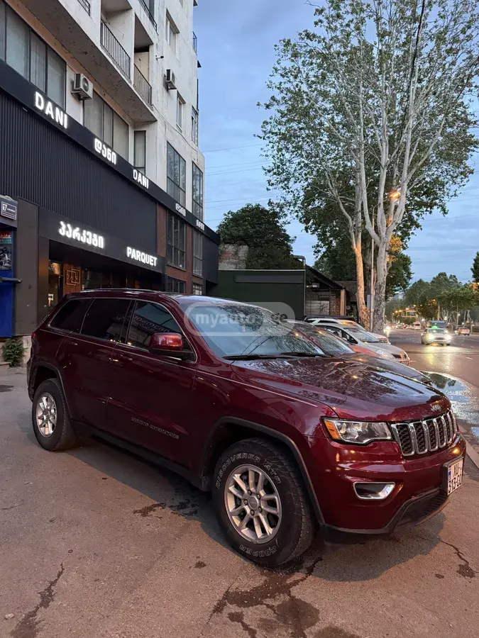 Jeep Grand Cherokee 2018 — photo 2