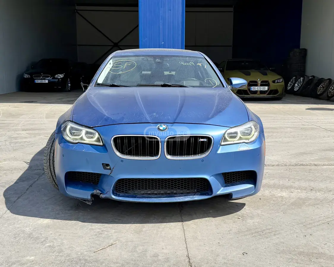 BMW M5 2013 — photo 2