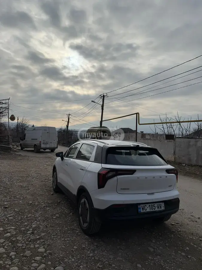 Geely Geometry C 2023 — photo 2