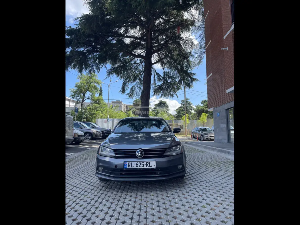 Volkswagen Jetta 2015 — photo 2