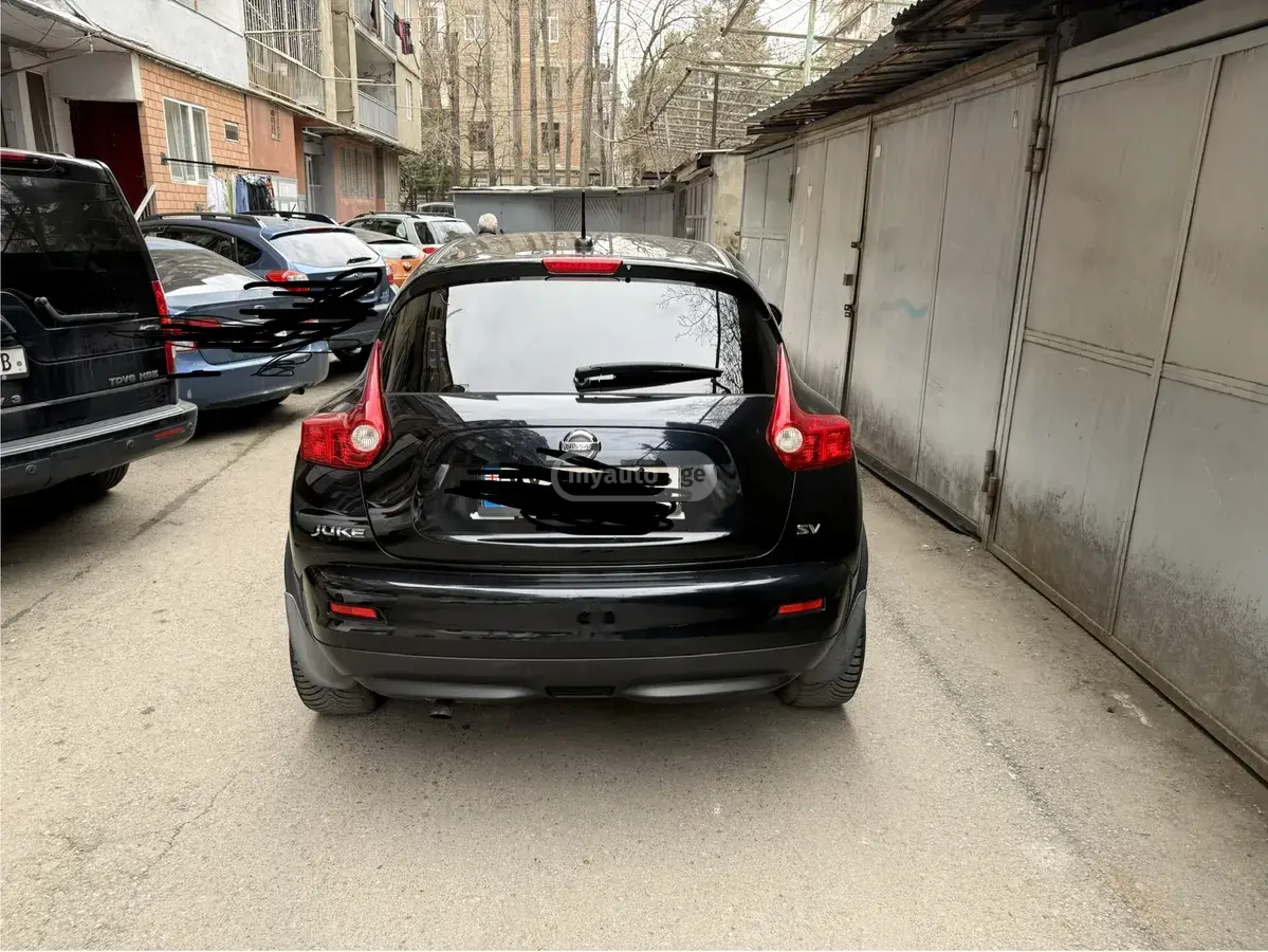 Nissan Juke 2011 — photo 2