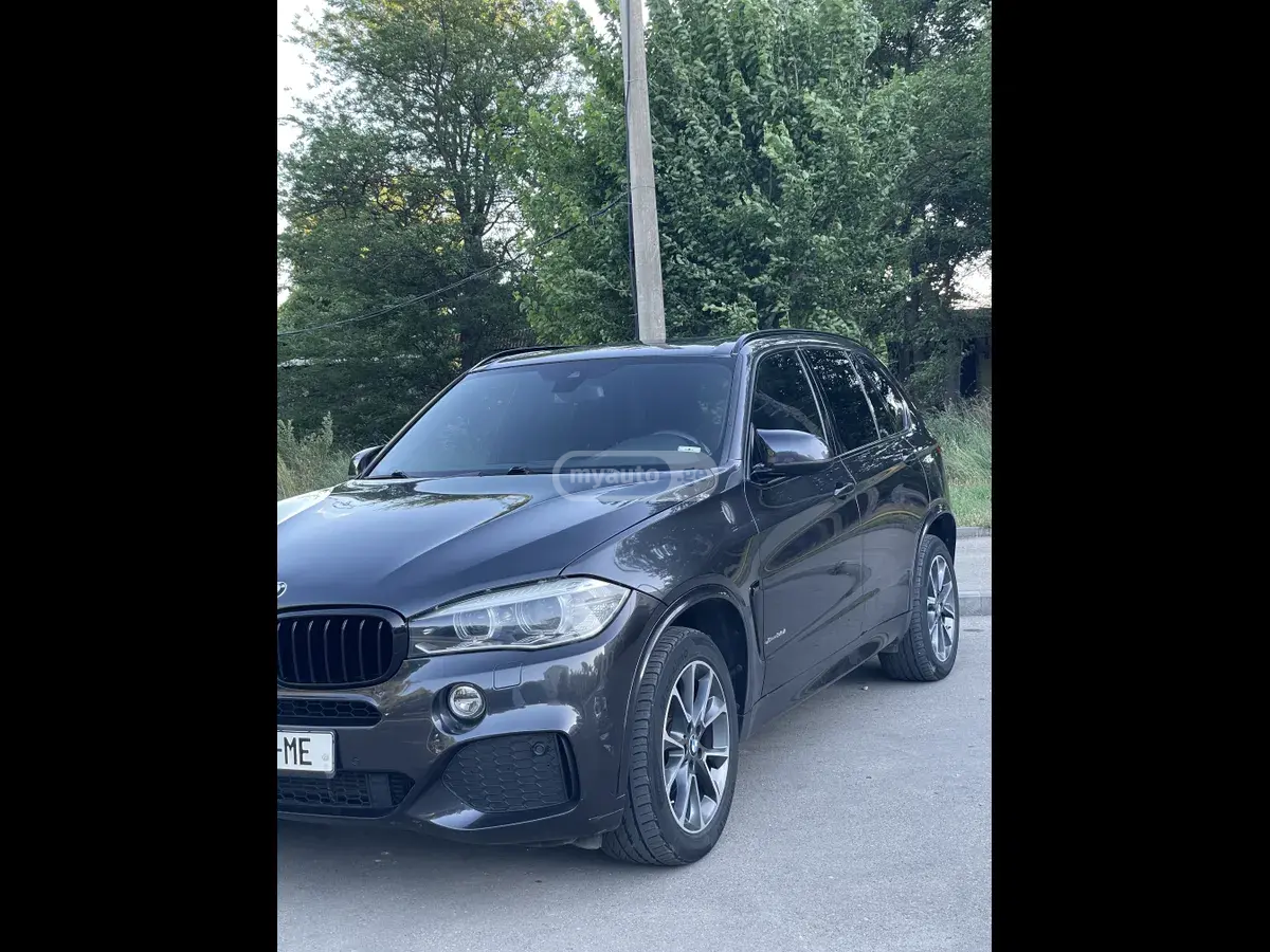 BMW X5 2018 — photo 2