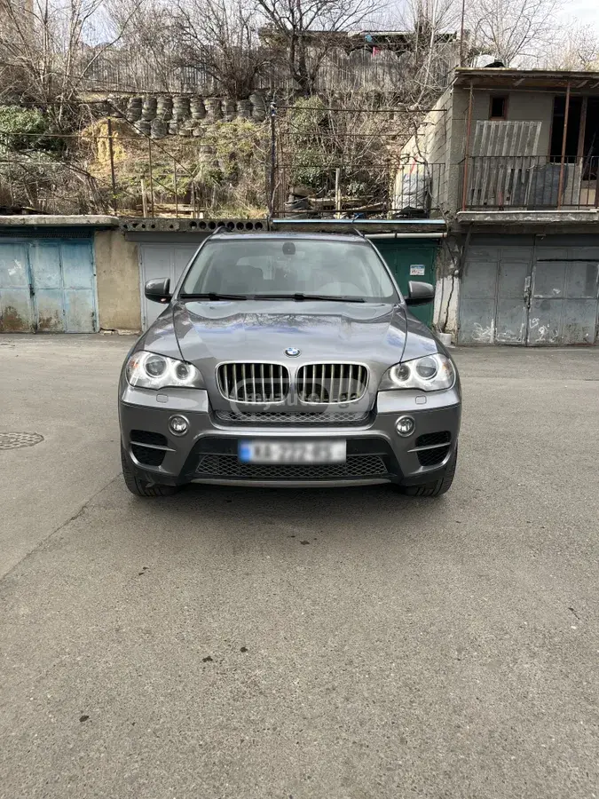 BMW X5 2013 — photo 2