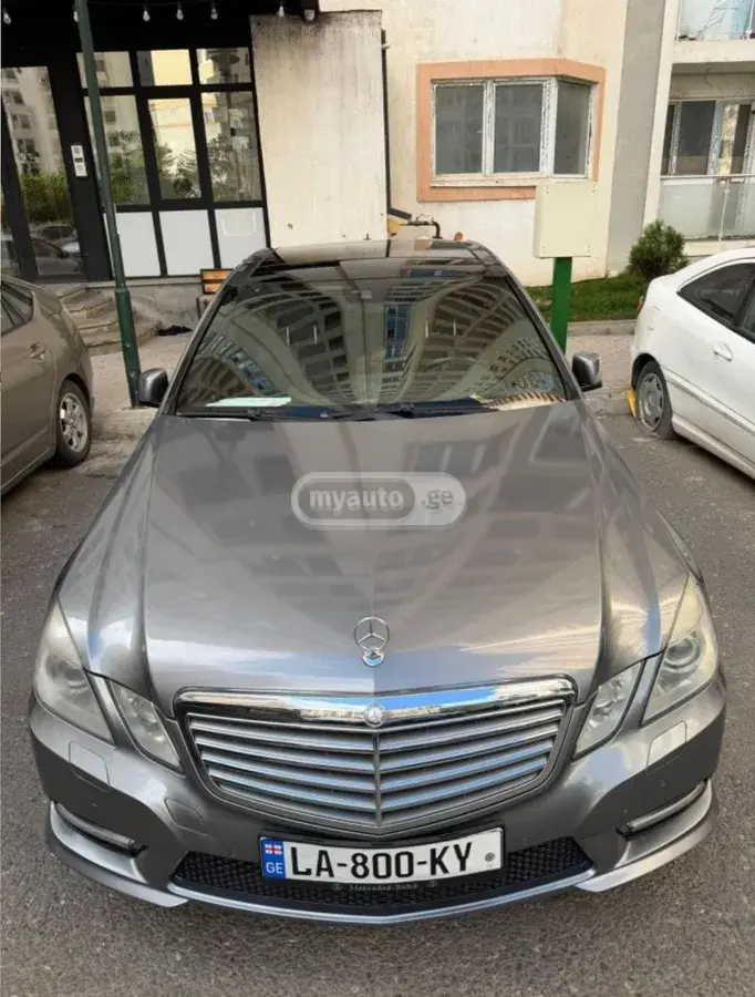 Mercedes-Benz E 350 2011 — photo 2