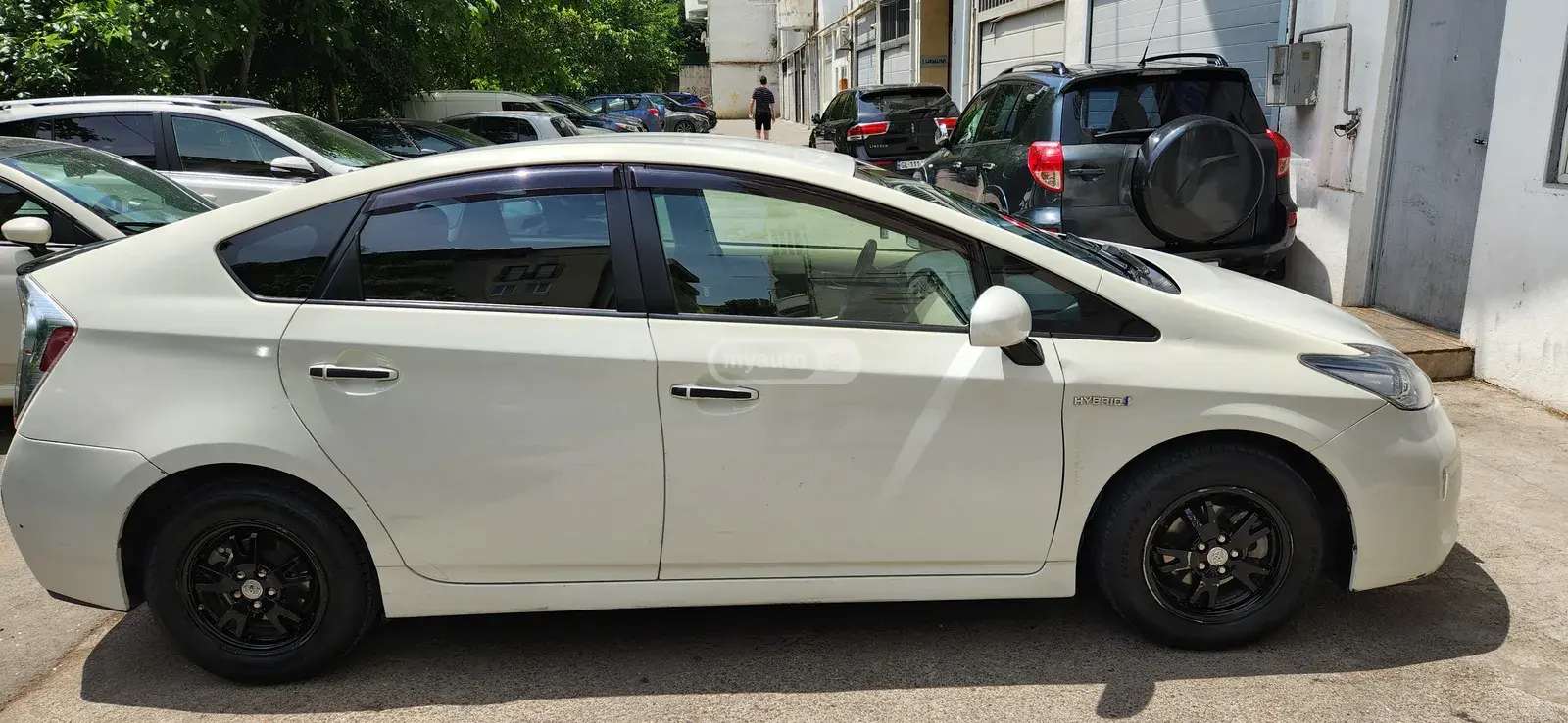 Toyota Prius 2012 — photo 2
