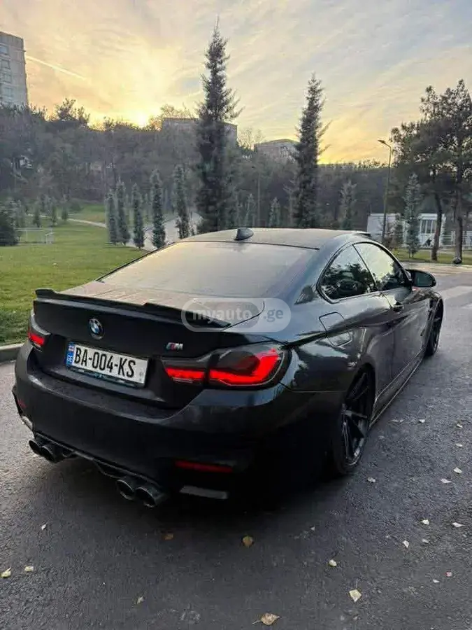 BMW M4 2015 — photo 2