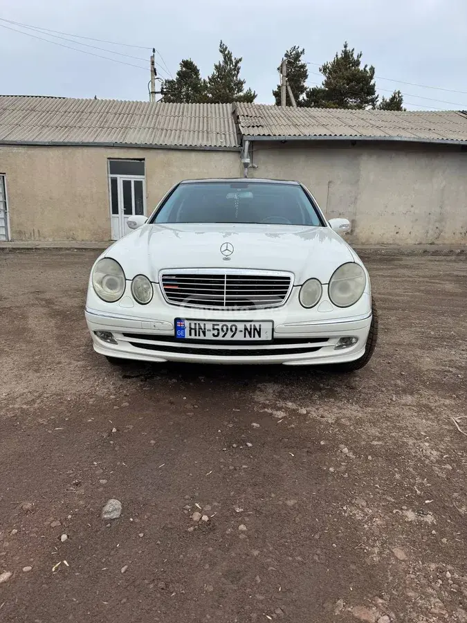 Mercedes-Benz E 320